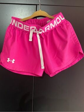 Girls size XS | Under Armour | Pink Elastic Waist Athletic Shorts | flaw stain
